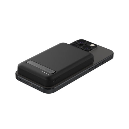 Batería portátil con cargador Qi2 Belkin BoostCharge Pro de 5.000 mAh negra